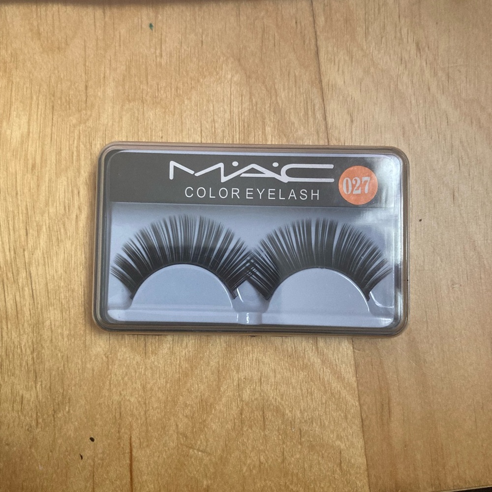 NWT MAC Cosmetics Black Colour Eyelash 027 and More